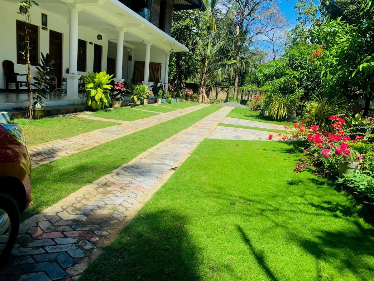 Geethani Tourist Home Polonnaruwa Exterior foto